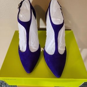 Gianni Bini purple pump, size 8.